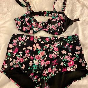 Victoria Secret floral bathing suit💐💐💐👙👙👙